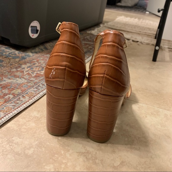 Chinese Laundry - Crocodile embossed heeled sandal - Picture 5 of 5